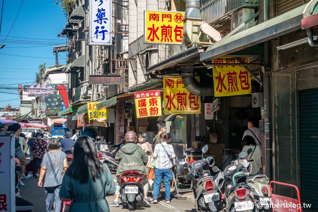 桃園南門市場必吃早餐｜林記水煎包，在地30年排隊店，香甜脆口