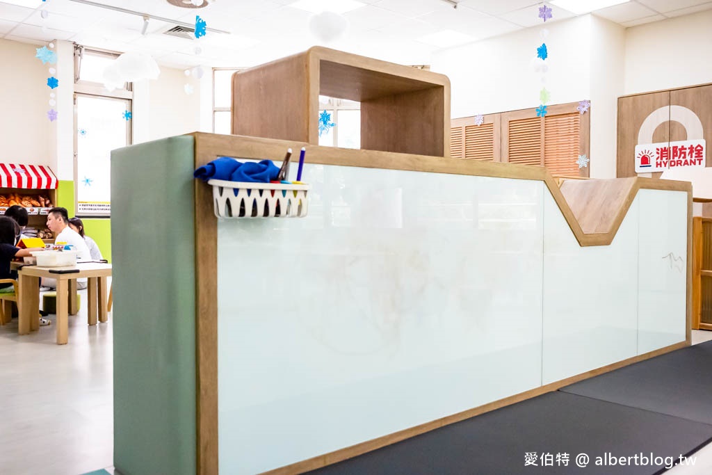 桃園市八德親子館|桃園免費親子景點,置地生活廣場旁,小小朋友瘋狂放電 @愛伯特