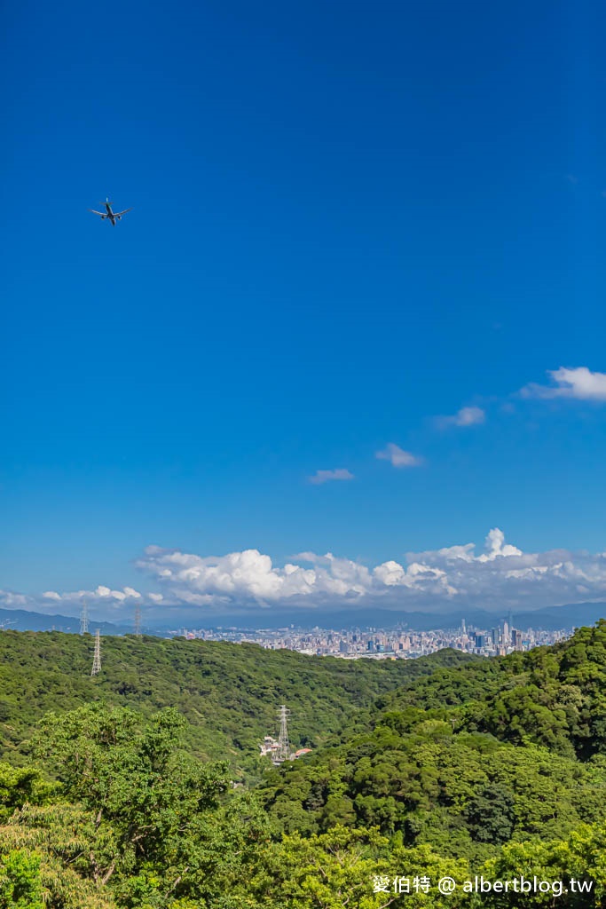 林口仁愛路觀景台(免爬山搭公車就可到,遠眺大台北盆地美景) @愛伯特