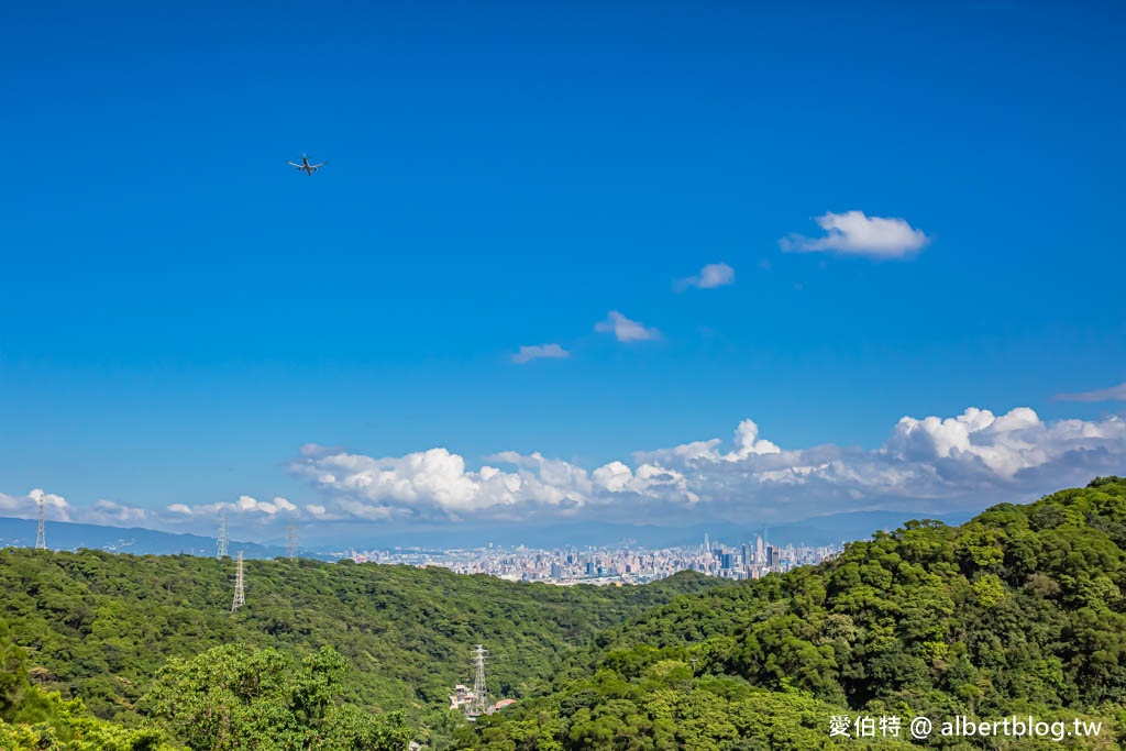 林口仁愛路觀景台(免爬山搭公車就可到,遠眺大台北盆地美景) @愛伯特