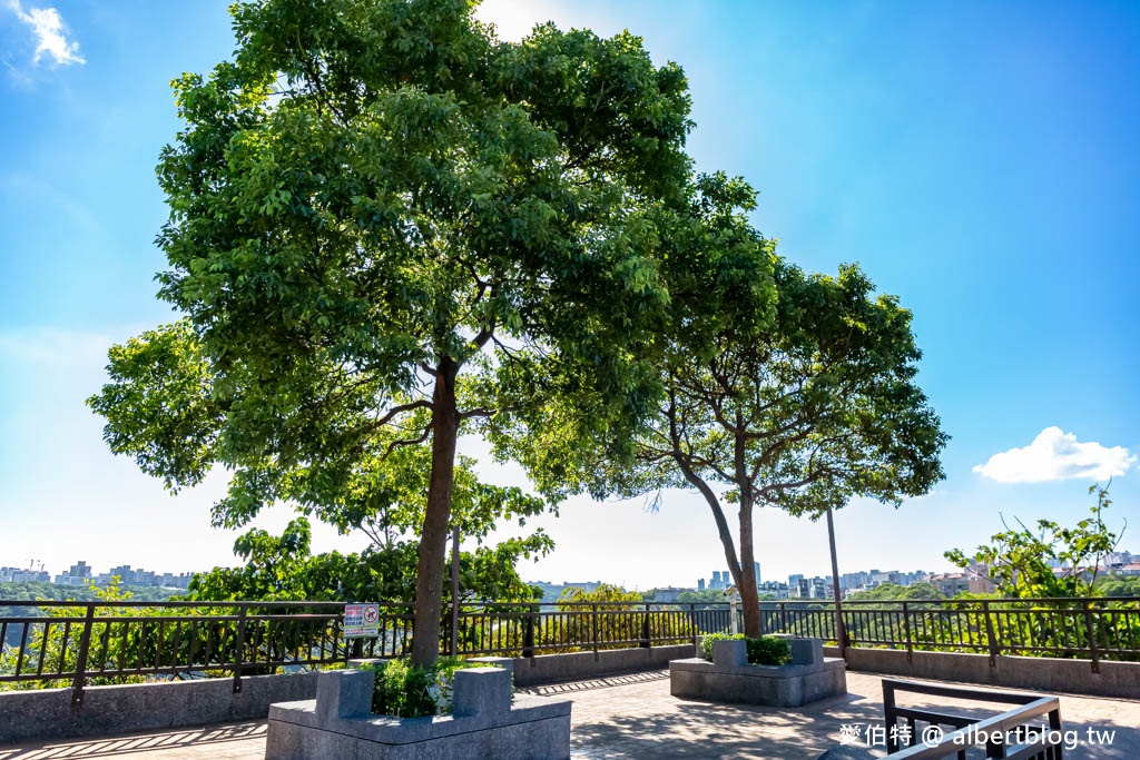 林口新寮景觀步道（秘境觀景台鳥瞰中山高五楊高架） @愛伯特