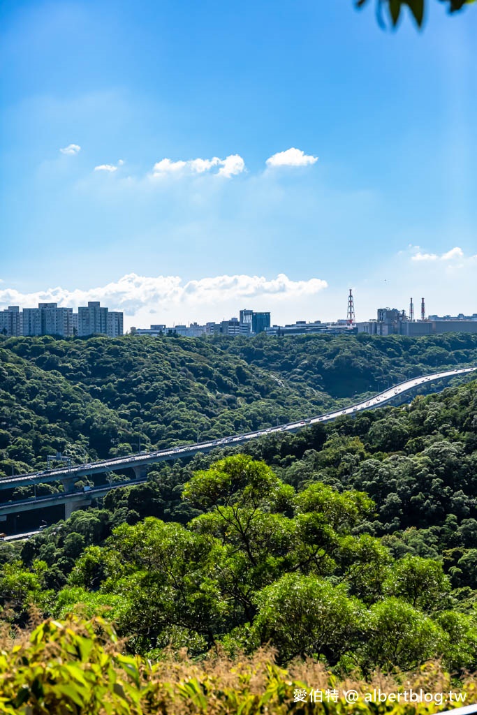 林口新寮景觀步道（秘境觀景台鳥瞰中山高五楊高架） @愛伯特