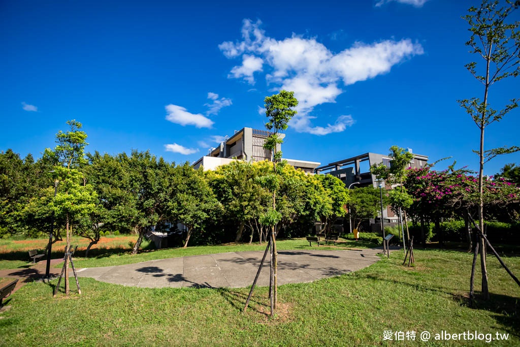 林口新寮景觀步道（秘境觀景台鳥瞰中山高五楊高架） @愛伯特