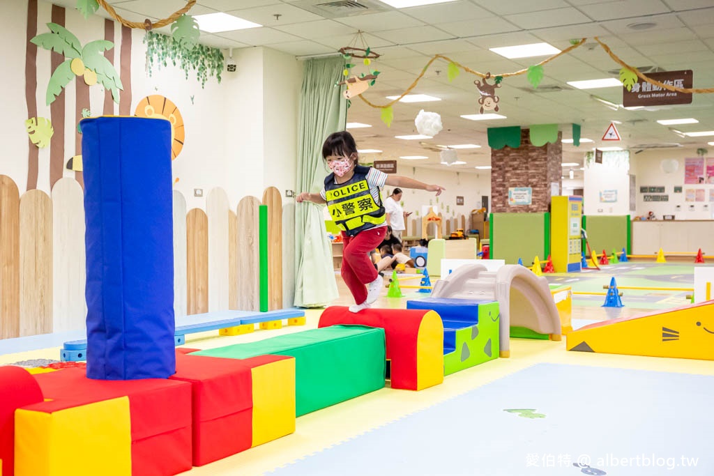 中壢龍福親子館|桃園免費親子景點,龍岡忠貞市場旁 @愛伯特