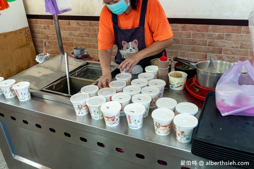 阿華師豆漿店｜桃園早餐美食推薦，燒餅油條，豪邁皮Q大蛋餅
