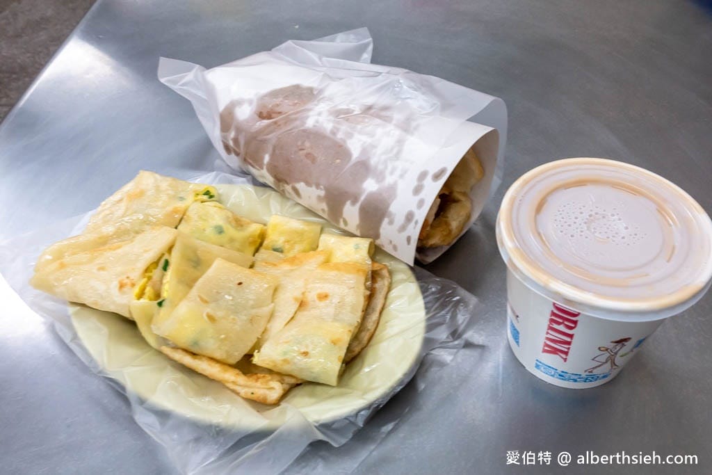 阿華師豆漿店｜桃園早餐美食推薦，燒餅油條，豪邁皮Q大蛋餅