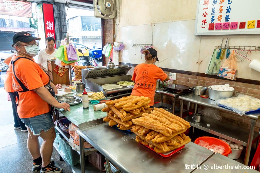阿華師豆漿店｜桃園早餐美食推薦，燒餅油條，豪邁皮Q大蛋餅
