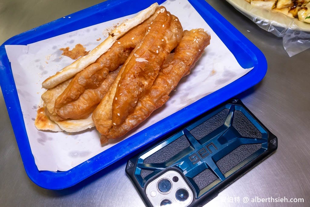 阿華師豆漿店｜桃園早餐美食推薦，燒餅油條，豪邁皮Q大蛋餅