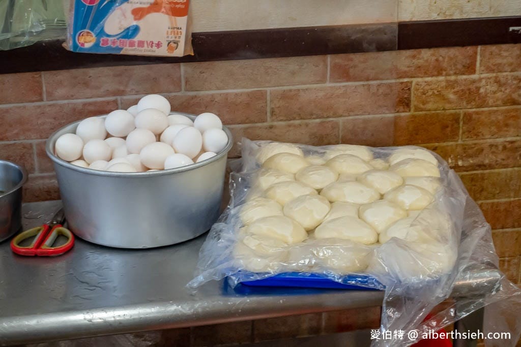 阿華師豆漿店｜桃園早餐美食推薦，燒餅油條，豪邁皮Q大蛋餅