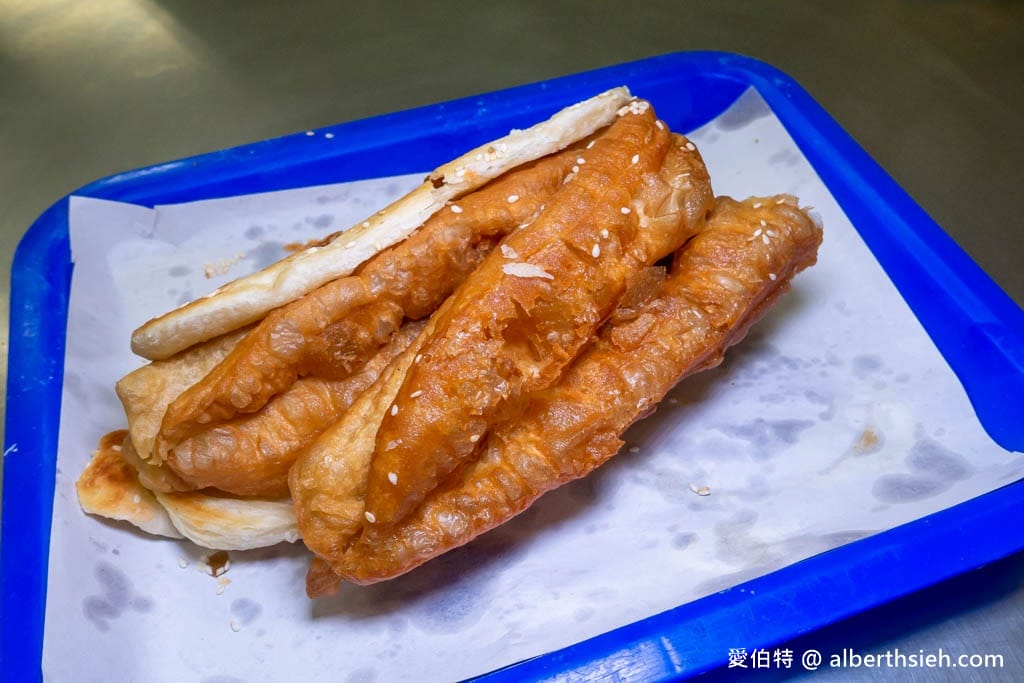 阿華師豆漿店｜桃園早餐美食推薦，燒餅油條，豪邁皮Q大蛋餅
