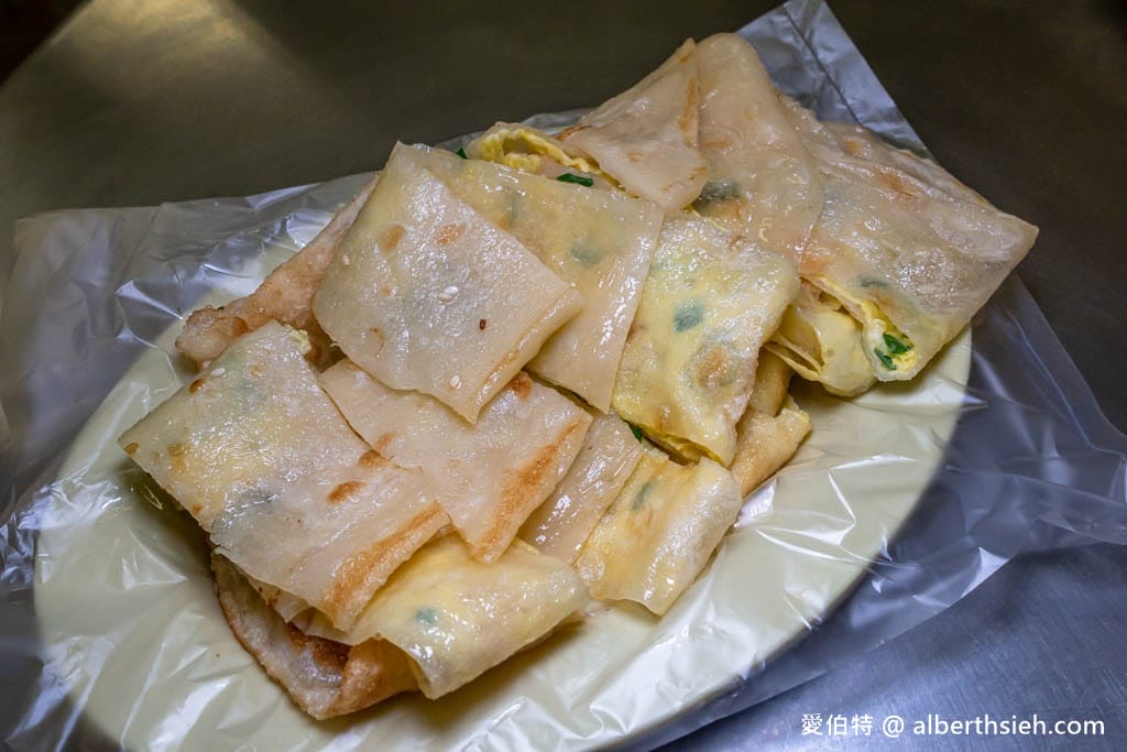 阿華師豆漿店｜桃園早餐美食推薦，燒餅油條，豪邁皮Q大蛋餅