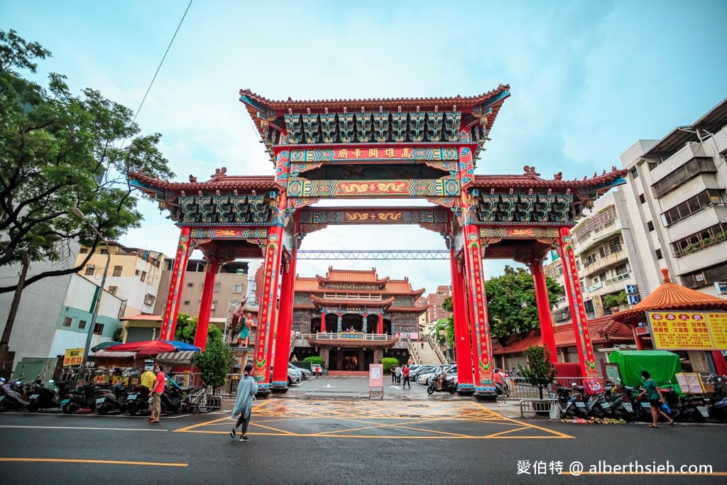 高雄關帝廟|高雄關聖帝君廟,全台十大月老廟求姻緣、貼金箔求財 - 第2張圖 高雄關帝廟|高雄關聖帝君廟,全台十大月老廟求姻緣、貼金箔求財