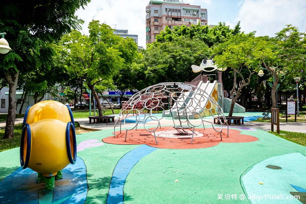永康公園．桃園親子景點（蜜蜂磨石溜滑梯/瓢蟲攀爬架/尿布型盪鞦韆/戲水池）