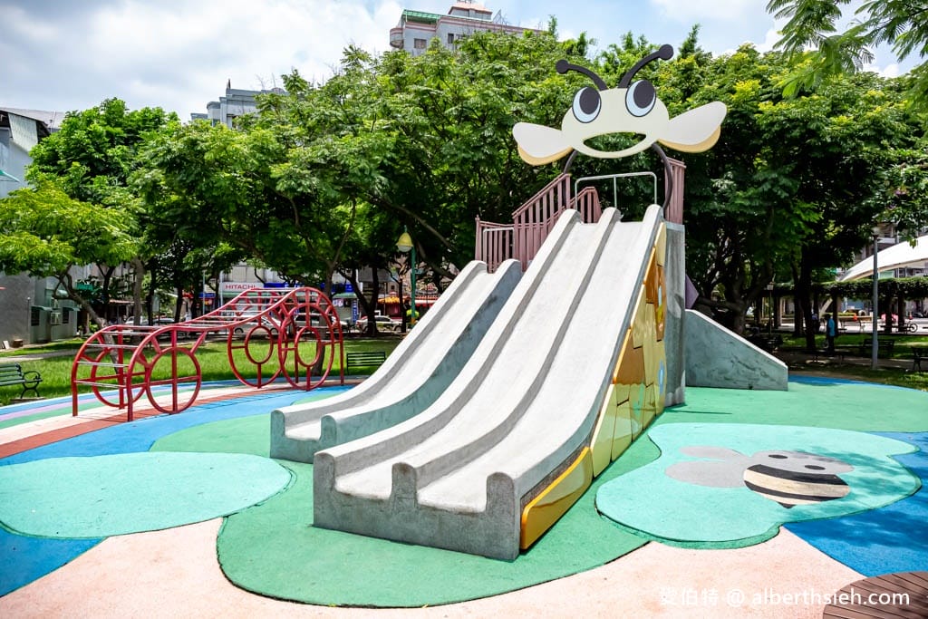 永康公園．桃園親子景點（蜜蜂磨石溜滑梯/瓢蟲攀爬架/尿布型盪鞦韆/戲水池）