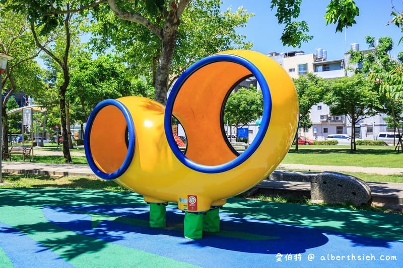 永康公園．桃園親子景點（蜜蜂磨石溜滑梯/瓢蟲攀爬架/尿布型盪鞦韆/戲水池）