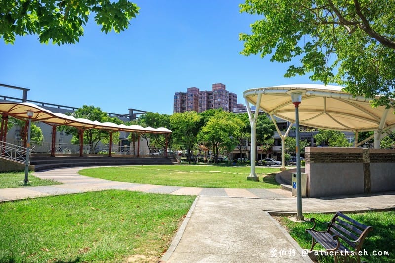 永康公園．桃園親子景點（蜜蜂磨石溜滑梯/瓢蟲攀爬架/尿布型盪鞦韆/戲水池）