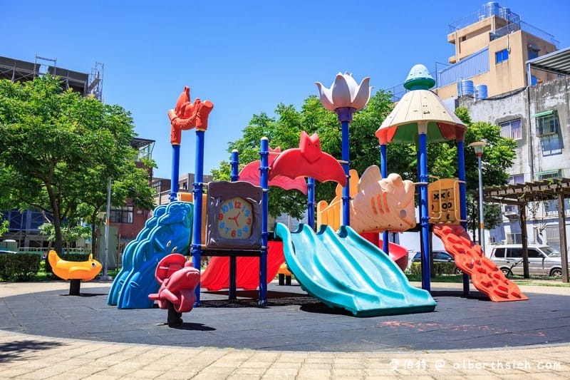永康公園．桃園親子景點（蜜蜂磨石溜滑梯/瓢蟲攀爬架/尿布型盪鞦韆/戲水池）