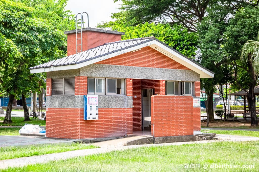 永康公園．桃園親子景點（蜜蜂磨石溜滑梯/瓢蟲攀爬架/尿布型盪鞦韆/戲水池）