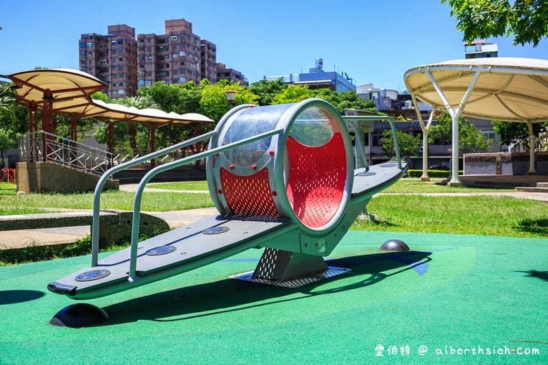 永康公園．桃園親子景點（蜜蜂磨石溜滑梯/瓢蟲攀爬架/尿布型盪鞦韆/戲水池）