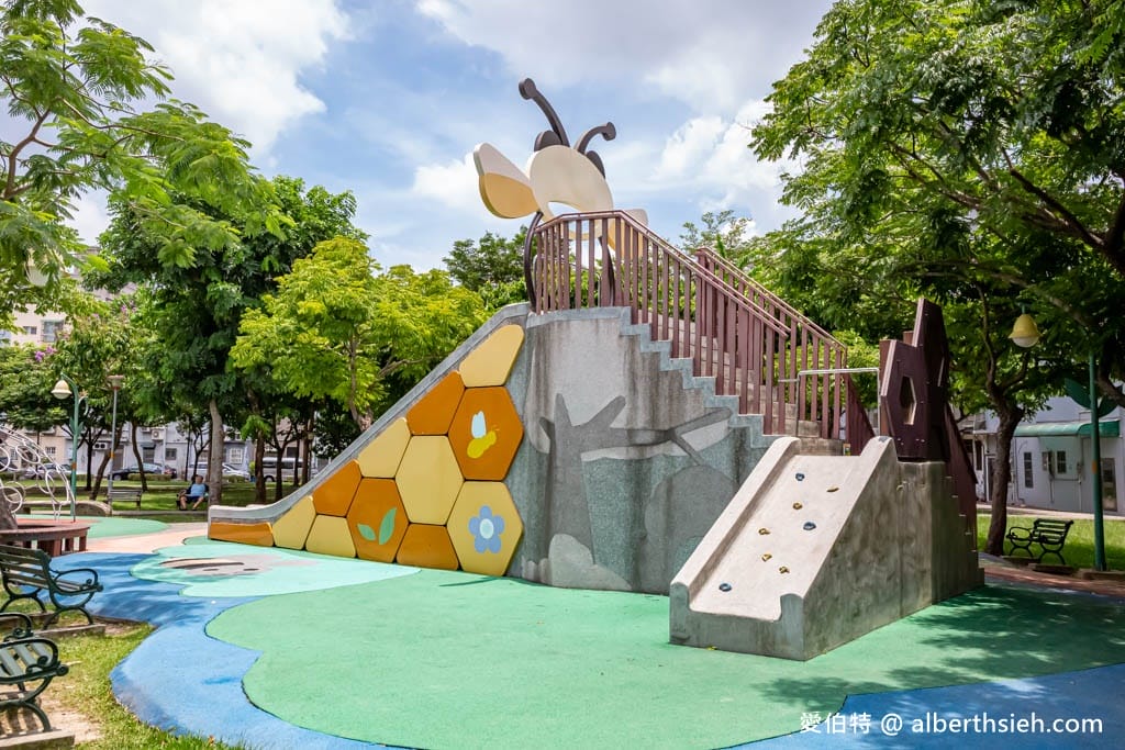 永康公園．桃園親子景點（蜜蜂磨石溜滑梯/瓢蟲攀爬架/尿布型盪鞦韆/戲水池）