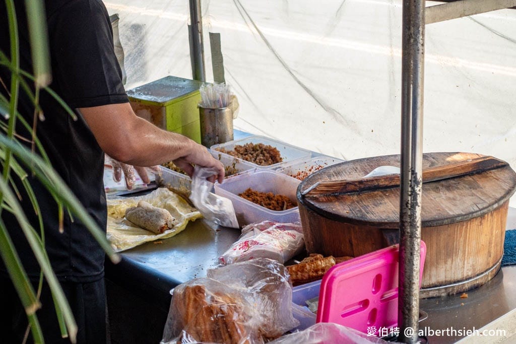 龜山陸光飯糰早餐中興店｜份量大，米飯Q彈的大排長龍古早味飯糰