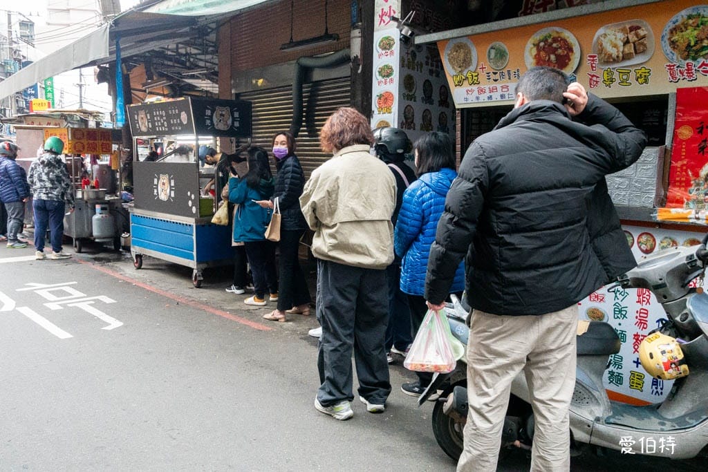 龜山陸光飯糰早餐中興店｜份量大，米飯Q彈的大排長龍古早味飯糰