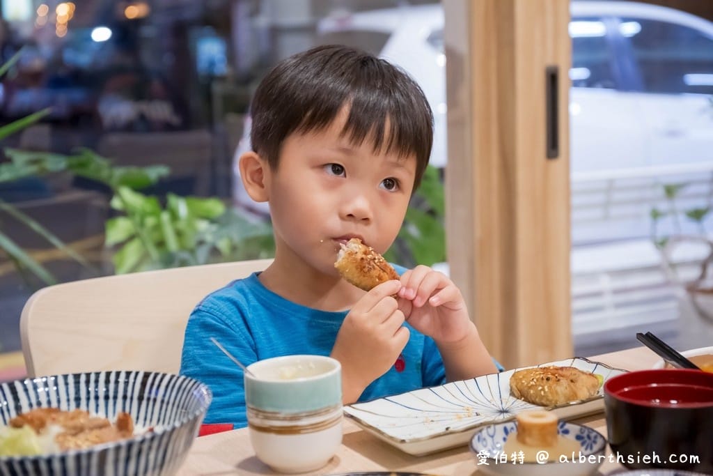台南日式定食推薦!AKIRA明食堂的名廚私房料理 - 第25張圖 台南日式定食推薦!AKIRA明食堂的名廚私房料理