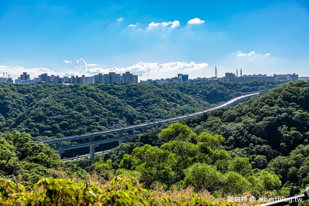 林口新寮景觀步道（秘境觀景台鳥瞰中山高五楊高架）