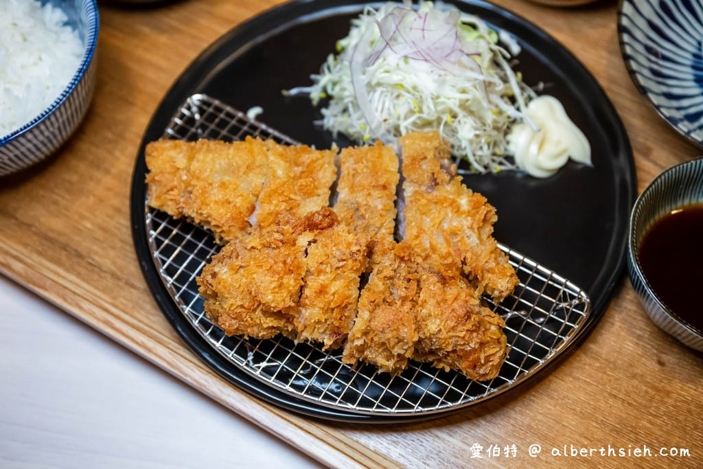 愛伯特團購。AKIRA原品肉乾（全台獨家首創烏金肉乾，原味條子、金幣肉乾）