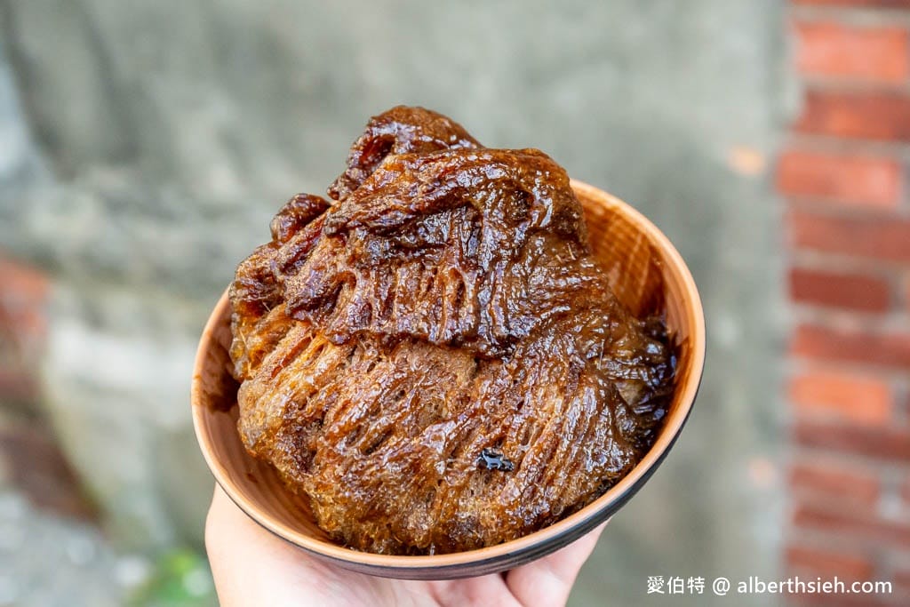柒美堂仙草纏綿冰．大溪老街美食（冰品菜單價格，隱藏巷弄內會牽絲超濃郁好吃）