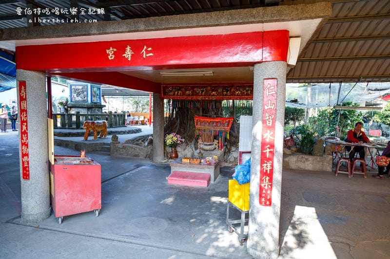 桃園大溪蓮座山觀音寺｜香火鼎盛需登百步雲梯才可拜拜