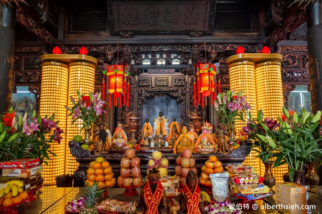 桃園大溪蓮座山觀音寺｜香火鼎盛需登百步雲梯才可拜拜