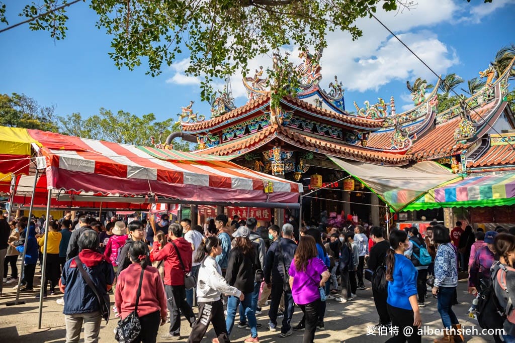 桃園大溪蓮座山觀音寺｜香火鼎盛需登百步雲梯才可拜拜