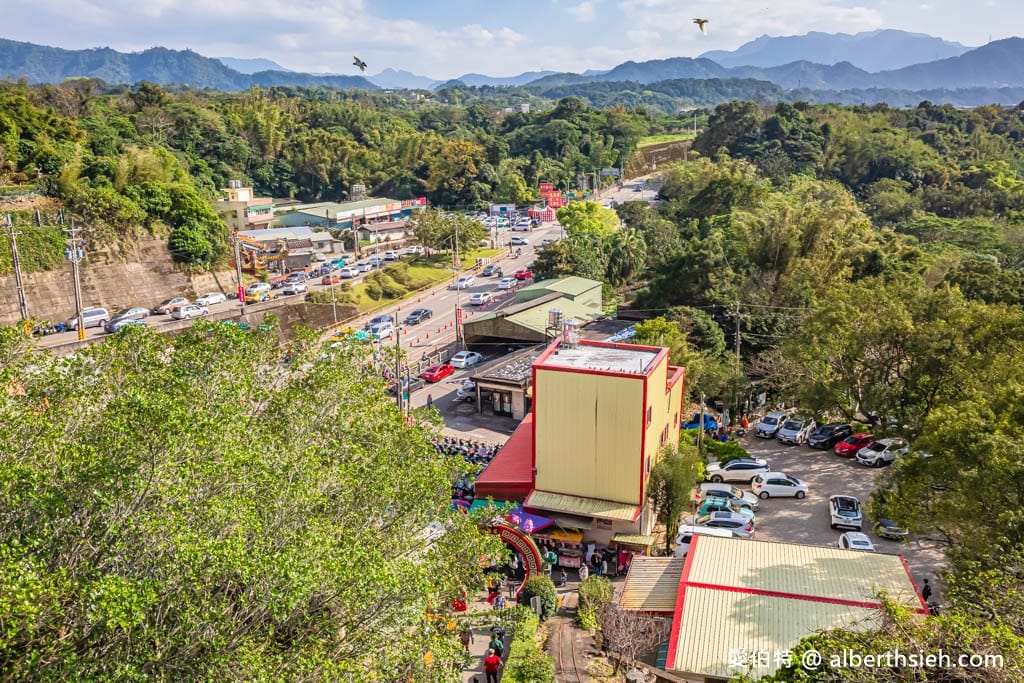 桃園大溪蓮座山觀音寺｜香火鼎盛需登百步雲梯才可拜拜