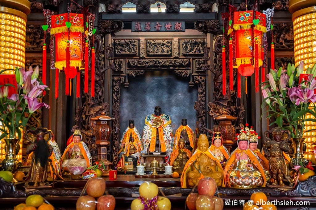 桃園大溪蓮座山觀音寺｜香火鼎盛需登百步雲梯才可拜拜