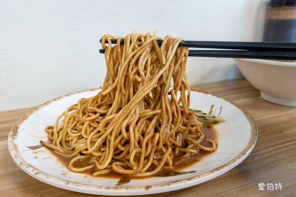 桃園陳記涼麵蒜味肉羹｜建新公園早午餐，蒜味真的很狂 @愛伯特