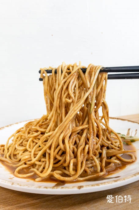 桃園陳記涼麵蒜味肉羹｜建新公園早午餐，蒜味真的很狂 @愛伯特