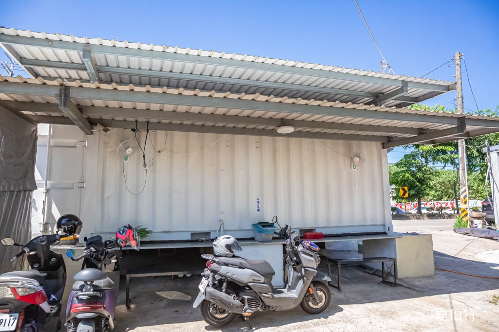 貨櫃屋小籠包｜蘆竹早餐，厚實老麵皮，內餡調味不錯又大顆 @愛伯特