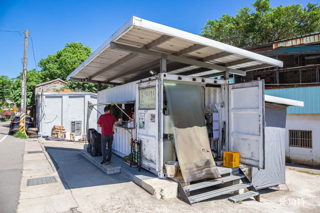 貨櫃屋小籠包｜蘆竹早餐，厚實老麵皮，內餡調味不錯又大顆 @愛伯特