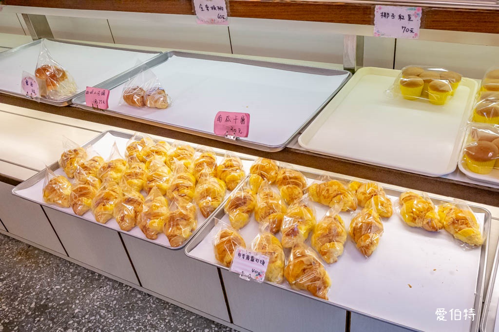 淡水廣泰香西點麵包|20款菠蘿麵包可挑選,三芝老字號 @愛伯特