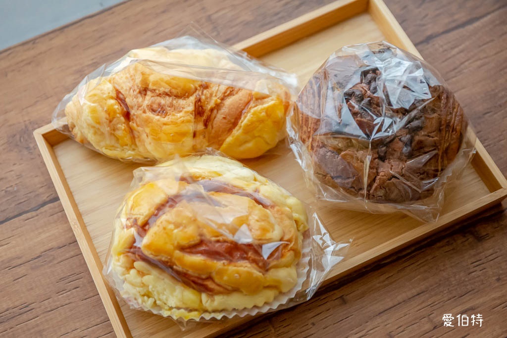 淡水廣泰香西點麵包|20款菠蘿麵包可挑選,三芝老字號 @愛伯特