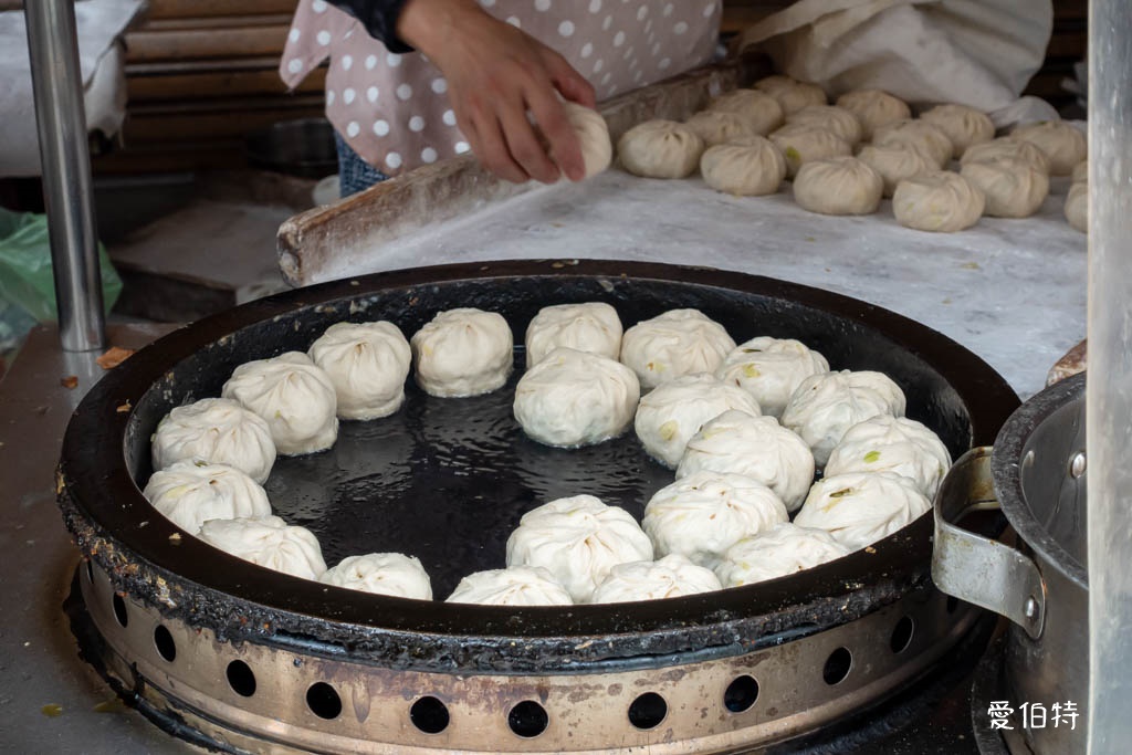 龜山早餐推薦|素食香菇麵線煎包,韭菜水煎包味道不錯便宜好吃 @愛伯特
