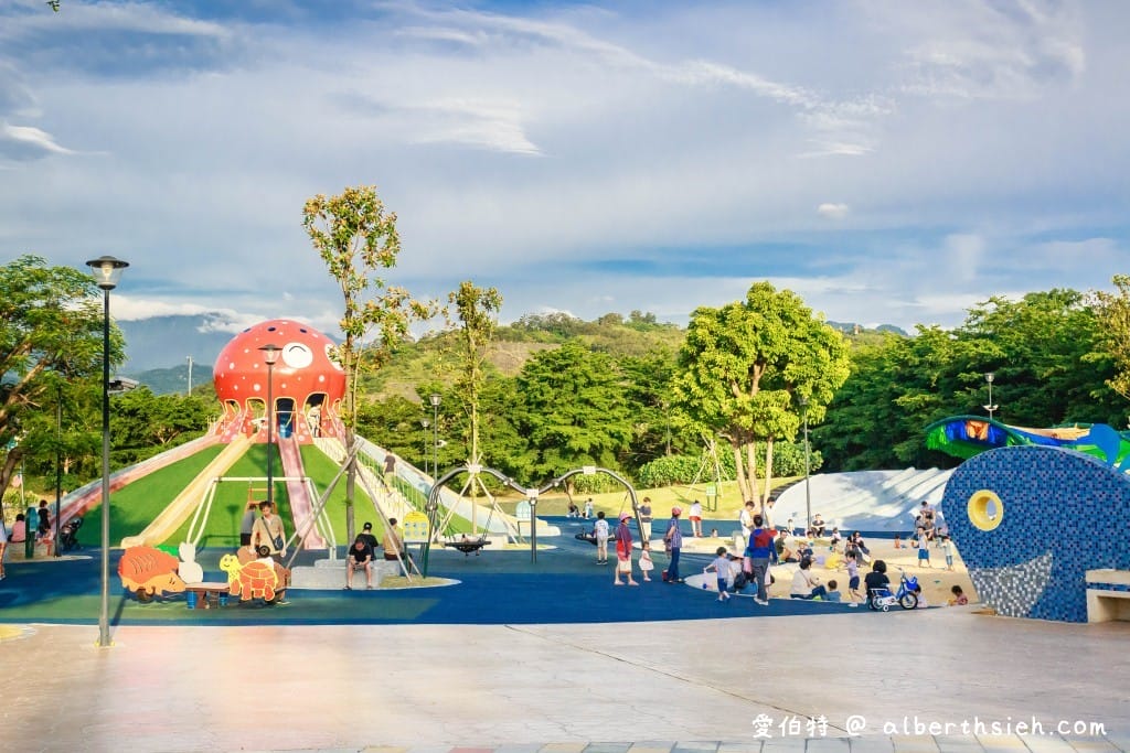 苗栗貓裏喵親子公園（八爪章魚溜滑梯、半遮陽沙坑、鞦韆、寬敞草地野餐）
