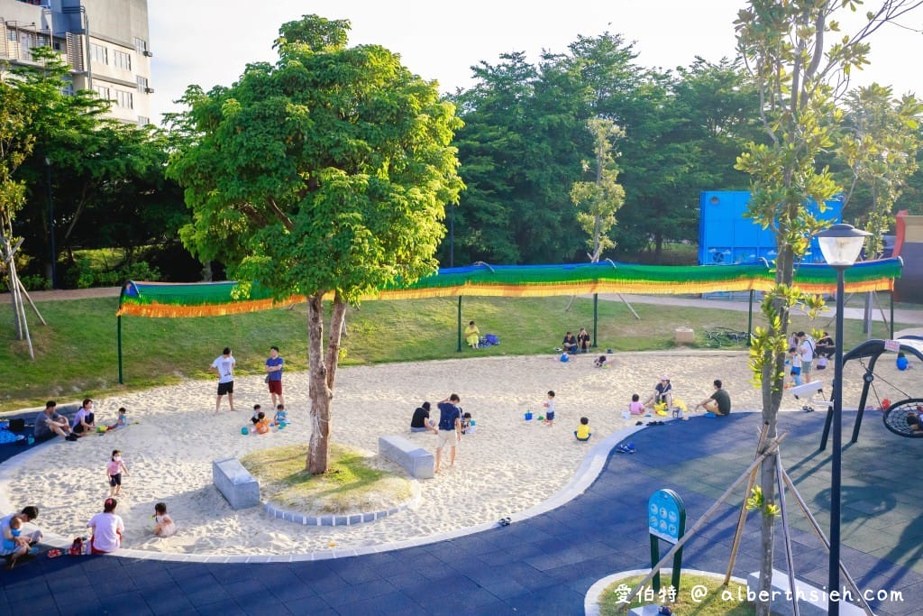苗栗貓裏喵親子公園（八爪章魚溜滑梯、半遮陽沙坑、鞦韆、寬敞草地野餐）