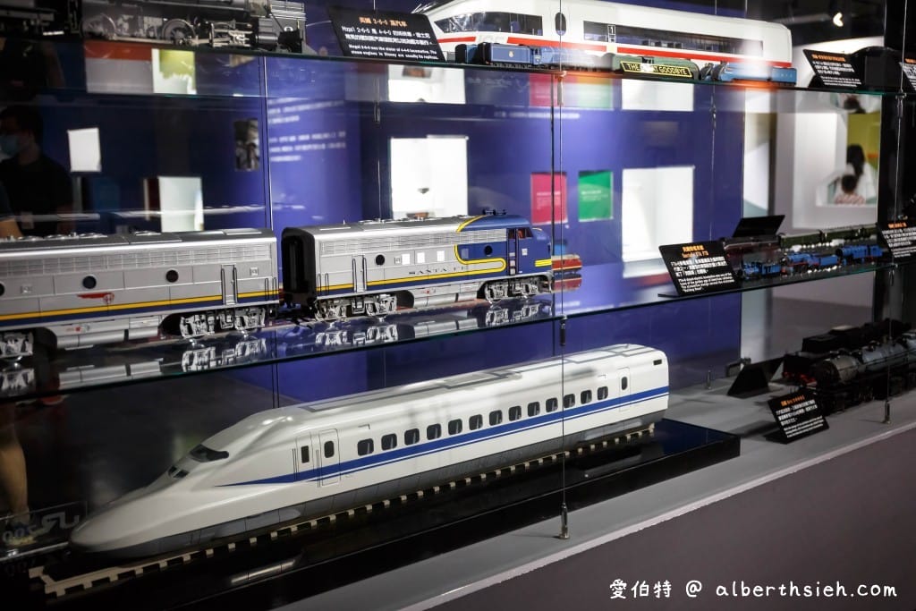 桃園親子室內景點｜台灣高鐵探索館，免費預約，1:1車頭模型