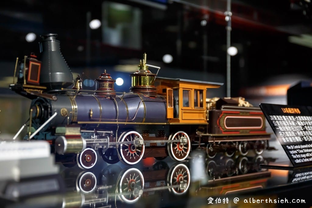 桃園親子室內景點｜台灣高鐵探索館，免費預約，1:1車頭模型