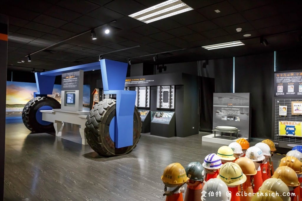 桃園親子室內景點｜台灣高鐵探索館，免費預約，1:1車頭模型