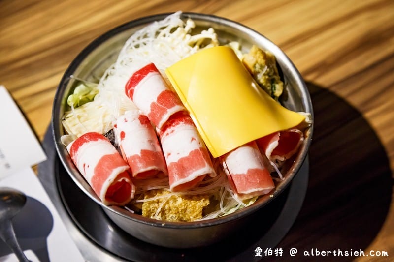 家芬豆花・火鍋．龜山林口長庚美食（起司牛奶鍋飽足又好吃，加點豆花還可折15元）
