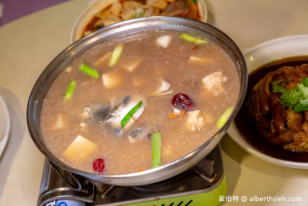 桃園龍潭心蘭活魚餐廳｜烏蒜魚頭，糖醋松鼠魚必點，在地40年