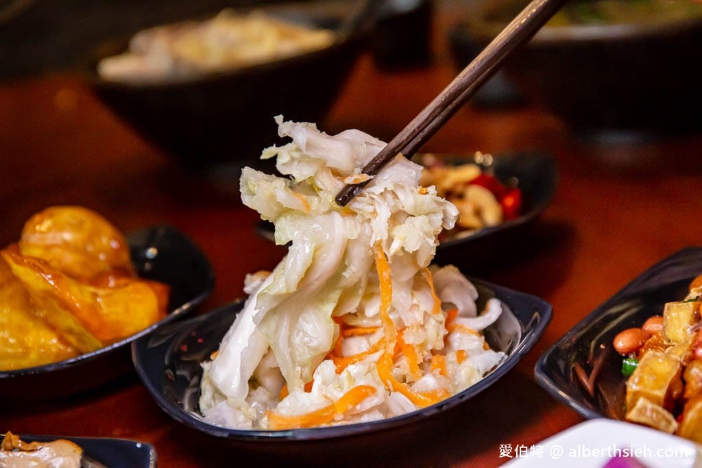 桃園懶得煮客家麵食館平鎮文化店，小菜多到讓你有選擇障礙